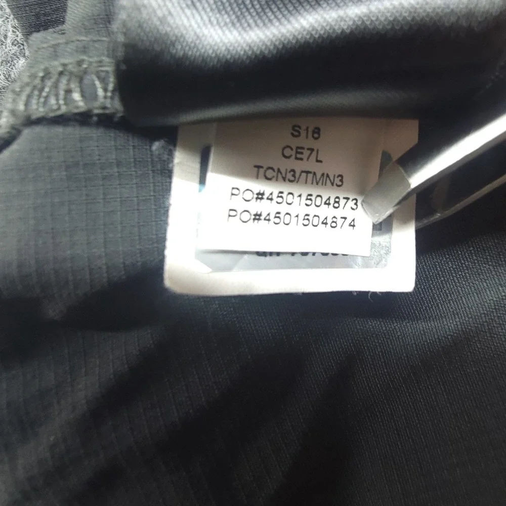 The North Face Men Paramount Peak II Shorts Gray Cargo Hiking Nylon CE7L Size 32